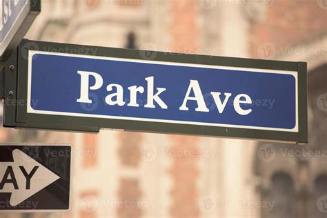 new york street sign Park Avenue 18754884 Stock Photo at Vecteezy