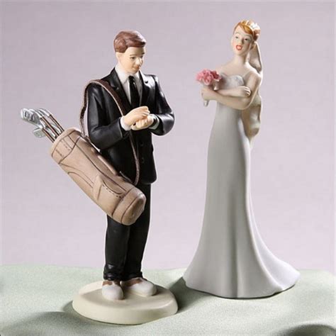 18 Funny Wedding Cake Toppers That Will Make You LOL