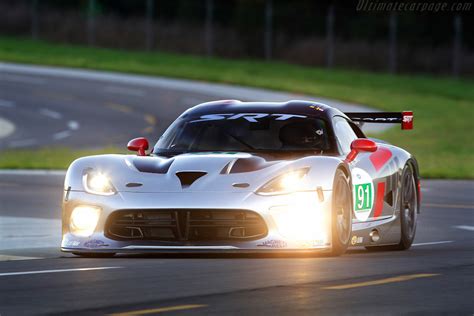 SRT Viper GTS-R