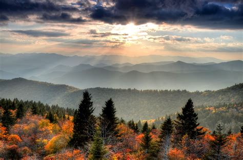 Explore The BeautifulFall Colors Of The Blue Ridge Mountains