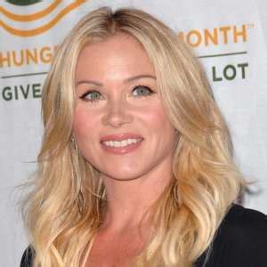 Christina Applegate Birthday, Real Name, Age, Weight, Height, Family, Facts, Dress Size, Contact ...