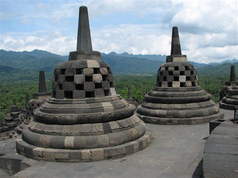 Buddhist temples, monasteries, stupas, pagodas | Four types of Buddhist structures