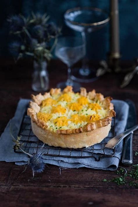 Haggis neeps and tatties pie {haggis pie with mash topping }