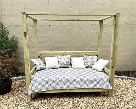 Outdoor Daybed with Canopy | Ana White