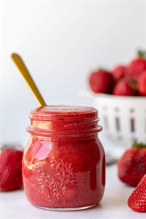 How to Make Strawberry Puree - Food with Feeling