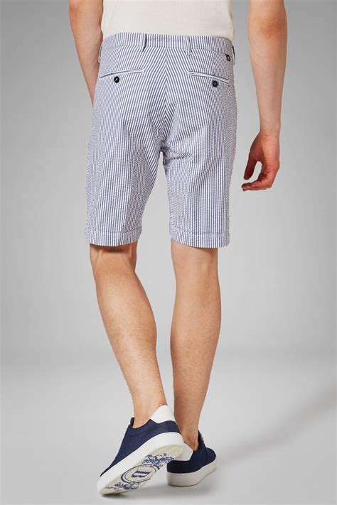 Men's Striped Cotton Seersucker Pleated Bermuda Shorts | Boggi Milano