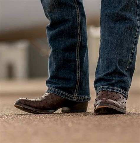 How to Choose the Best Jeans to Wear with Cowboy Boots