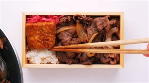 Rengoku's Demon Slayer Bento Recipe (牛鍋弁当 - Gyunabe Bento)