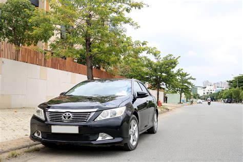 Toyota Camry-Green Leaf Viet Nam-Professional Car Rental Service