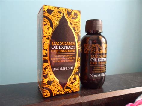 Faeries and Fashion: Macadamia Oil Extract Hair Treatment Review