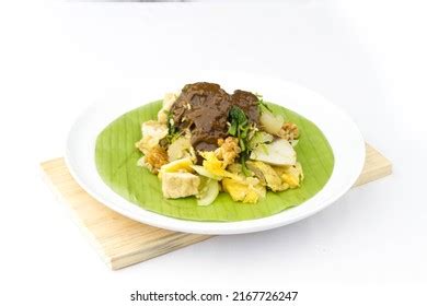 4,652 Rujak Cingur Images, Stock Photos, 3D objects, & Vectors | Shutterstock