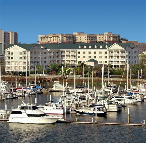 Courtyard Charleston Waterfront by Marriott - Hotels.com - Hotel rooms with reviews. Discounts ...