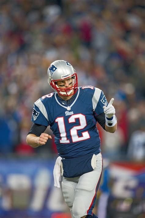 Tom Brady | Football memes nfl, Nfl football players, Tom brady patriots