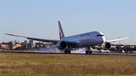 Qantas cuts 6,000 jobs and aims to raise $1.3 billion | CNN Business