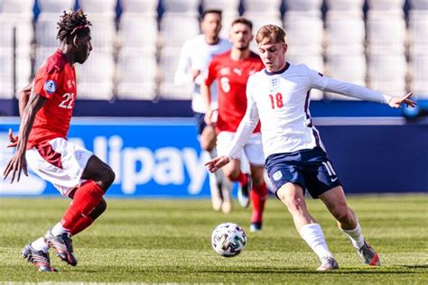 Emile Smith Rowe England omission should drive him to become even better | She Wore A Yellow Ribbon