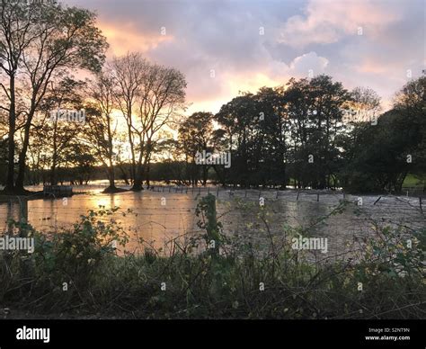 River_sunset hi-res stock photography and images - Alamy