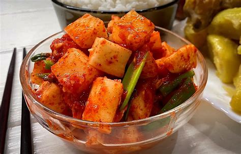 Radish Kimchi (Kkakdugi) – Radish benefits