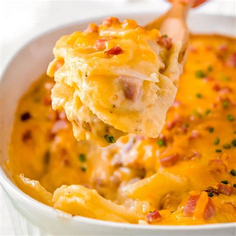 Cheesy Scalloped Potatoes and Ham Recipe | YellowBlissRoad.com