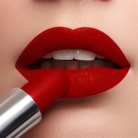 Night Makeup 101: Guide to Wearing Red Lipstick