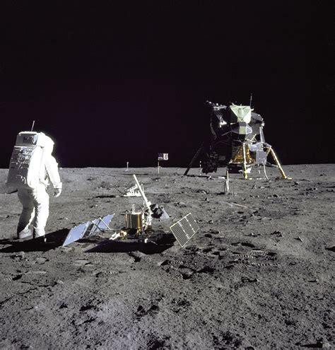 Famous American Photos Of First Moon Landing