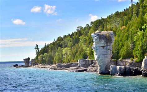 Top 15 Things to Do in Tobermory, Ontario's Cute Harbour Town » I've ...