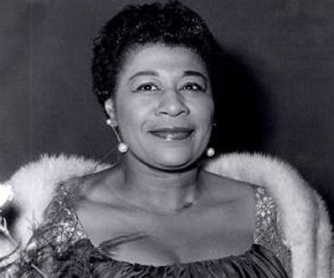 Ella Fitzgerald Biography - Facts, Childhood, Family Life & Achievements