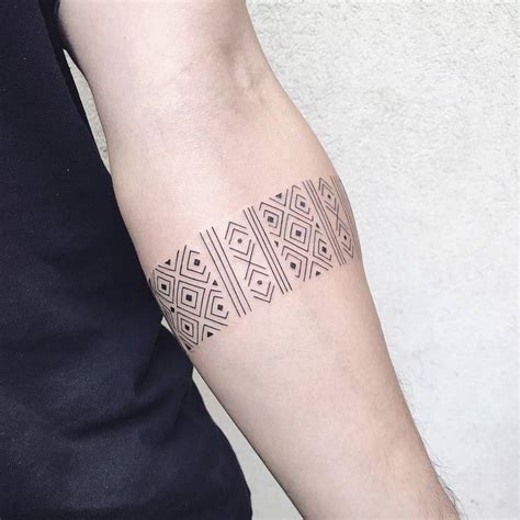 30 Minimalist Geometric Tattoos by Laura Martinez | Page 2 of 3 | TattooAdore