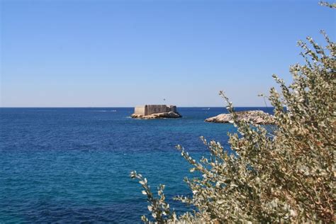 Photo: Along the seaside road of Marseille ("La Corniche")