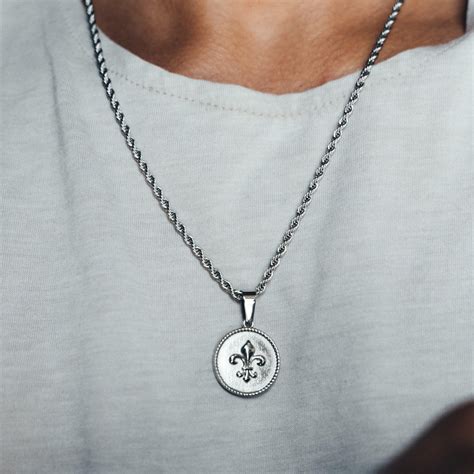 Fleur De Lis Necklace - Silver