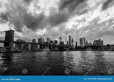 Pont De Manhattan Et De Brooklyn Noir Et Blanc New York Photos Stock ...