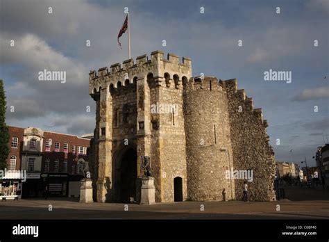 Southampton castle hi-res stock photography and images - Alamy