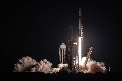 SpaceX launches first of planned back-to-back Falcon 9 Starlink ...