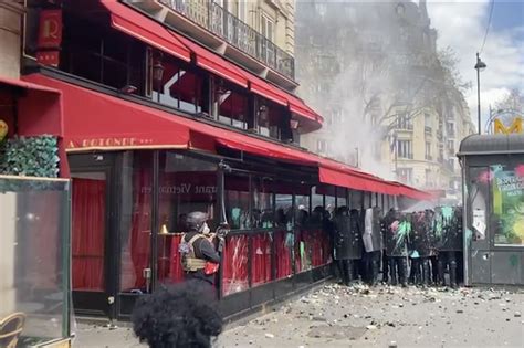 Manifestation à Paris : incendie à la brasserie La Rotonde, symbole de ...