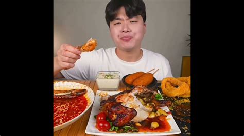 GONGSAM TABLE 이공삼 He’s eating spicy noodles, onion rings, shrimp, and chicken - YouTube