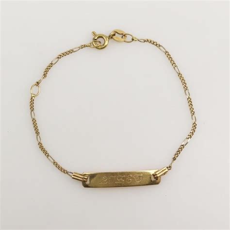 18kt Gold Name Plate Bracelet | Property Room