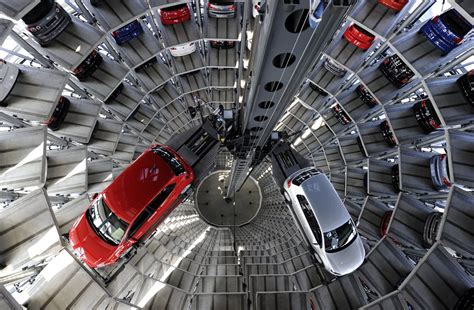 Usine Volkswagen Autostadt - Wolfsburg | Volkswagen | Pinterest ...