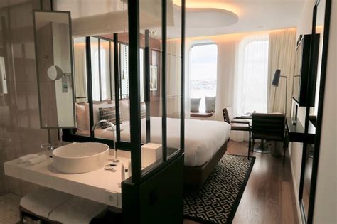 Review: Renaissance Paris Republique Hotel