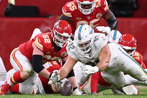 4 things to know about Dolphins-Chiefs heading into the playoffs ...