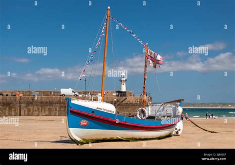 Lifeboat at St Ives Stock Photo - Alamy