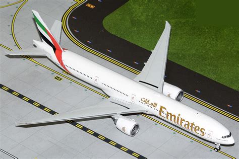 Amazon.co.jp: Gemini Jets Gemini 200 1/200 777-300ER Emirates A6-END Finished Product : Hobbies