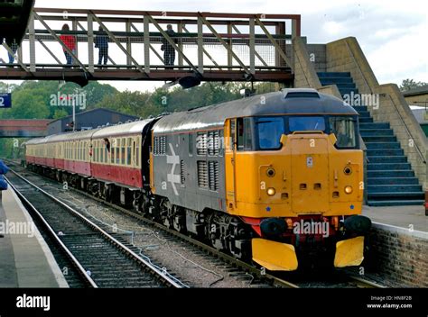 British Rail Class 31 Diesel 31108, leaving Wansford Station, Nene ...