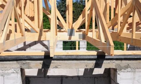 Roof Truss Spacing: How Far Apart Should Trusses Be?