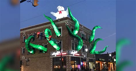 Restaurant nails 'Ghostbusters' decorations for Halloween