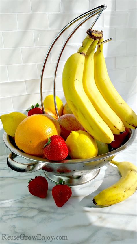 DIY Fruit Bowl Display With Banana Hook