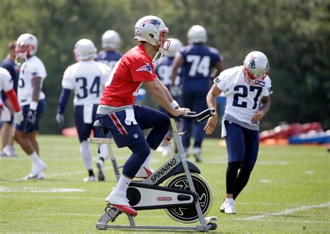 Calf injury keeps Jimmy Garoppolo sidelined in Patriots workout – Boston Herald