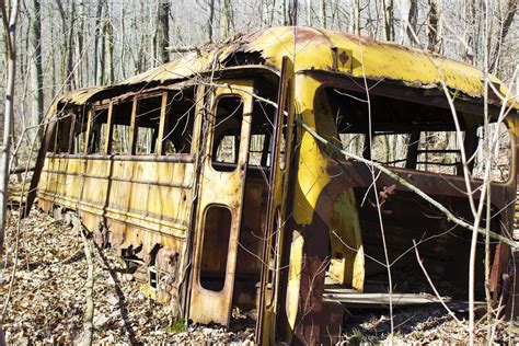 Abandoned school bus in a nearby forest. [5184x3456] [OC] | Apocalypse aesthetic, Abandoned ...