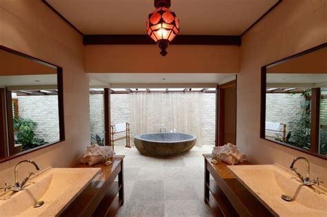 27 Unique Bathtubs You'll Never Want To Leave