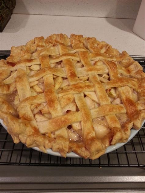 Anyone a fan of apple pie in the fall? [OC][3264x2448] : r/FoodPorn