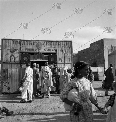 Théâtre forain. Casablanca (Maroc), 1948.
