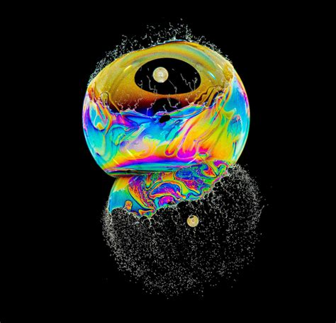 High-Speed Photography Captures Bursting Bubbles